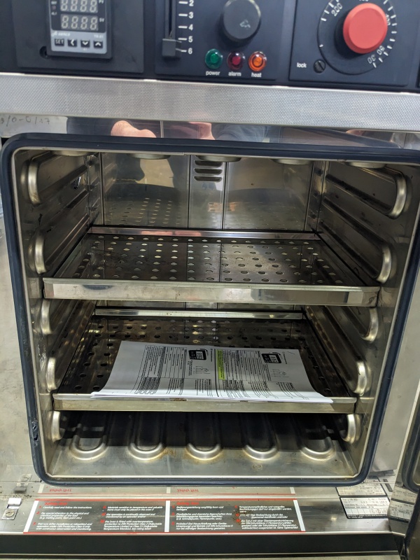 Memmert UM 400 Wärmeschrank Brutschrank Labor Schrank Ofen 220°C