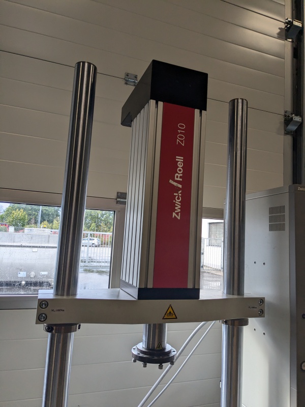 Zwick Roell Elektroprüfzylinder BX1-EZ010.A1K-000 mit Prüfrahmen 10 kN Prüfsystem