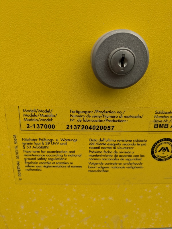 defekter Gefahrstoff Abzugsunterschrank Düperthal FWF90 Model 2-137000 Chemikalienschrank defekt