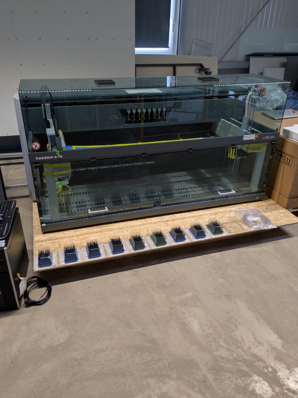 Tecan Freedom EVO-2 200 Pipettierroboter Laborroboter Liquid Handler