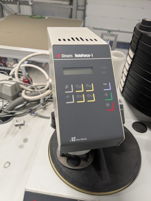 Struers Rotopol 22 metallografische Schleif und Poliermaschine Polisher Grinder Rotoforce1