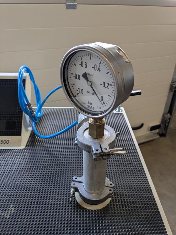 Leybold UL 500 Helium Leckdetektor Ersatzteilträger ohne Vakuumpumpe