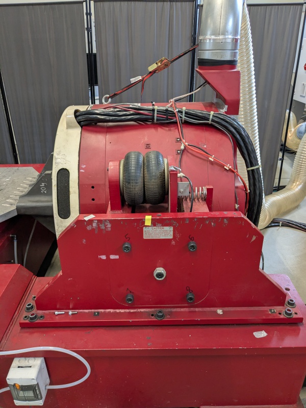 Data Physics LE-1216-3VH 53,4kN Vibrationsprüfsystem Shaker mit Amplifier DSA10-80 KVA Verstärker