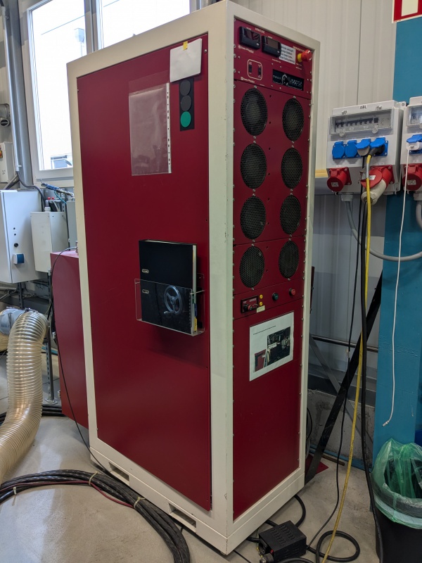 Data Physics LE-1216-3VH 53,4kN Vibrationsprüfsystem Shaker mit Amplifier DSA10-80 KVA Verstärker