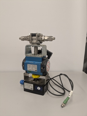 AMG-PESCH Schwenkantrieb Pneumatisch SAF 15NC mit V215 Rückmeldeeinheit