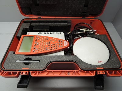 Leica SR530 GPS System AT502 TR500 Vermessung Zweifrequenzempfänger MT-161